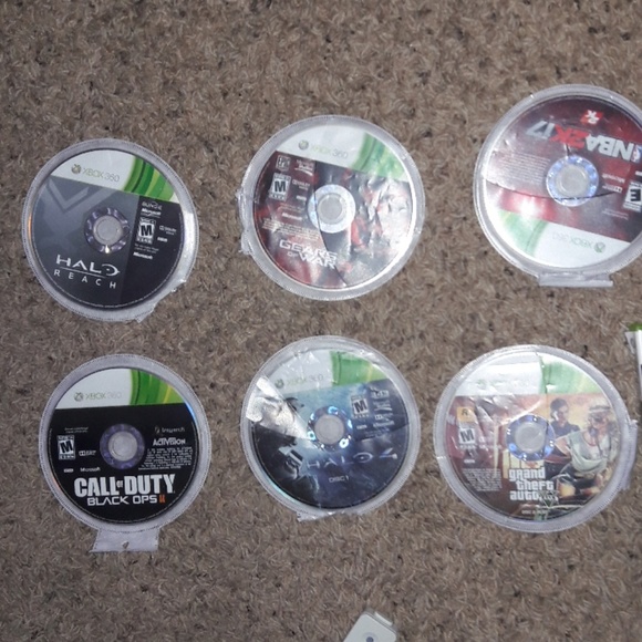 Xbox 360 - Picture 2 of 4